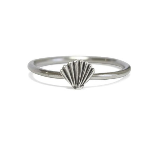 Clam Shell Essential Ring